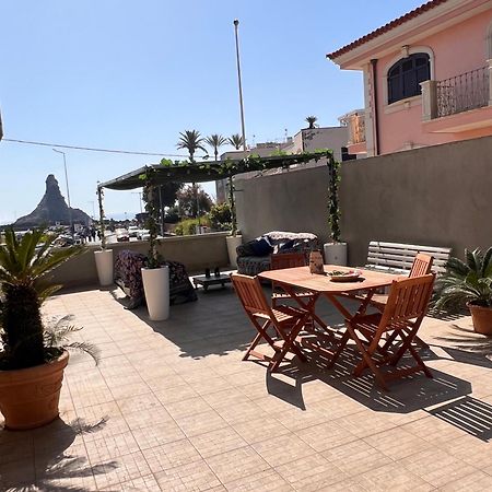 Terrazza Faraglioni Apartment Aci Trezza Exterior foto