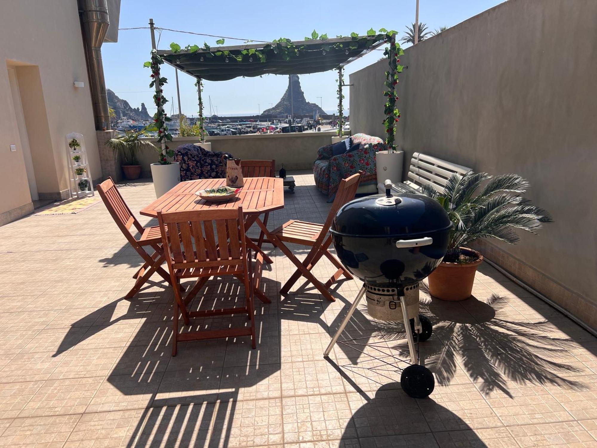 Terrazza Faraglioni Apartment Aci Trezza Exterior foto